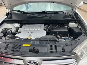 Toyota Highlander SE 3.5L 4WD 2013 White