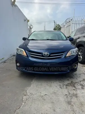 Toyota Corolla LE 4dr Sedan (1.8L 4cyl 4A) 2013 Blue