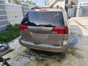 Toyota Sienna XLE Limited AWD 2005 Brown
