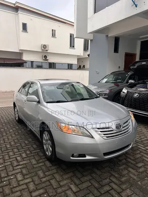 Toyota Camry XLE 4dr Sedan (2.4L 4cyl 5A) 2009 Silver