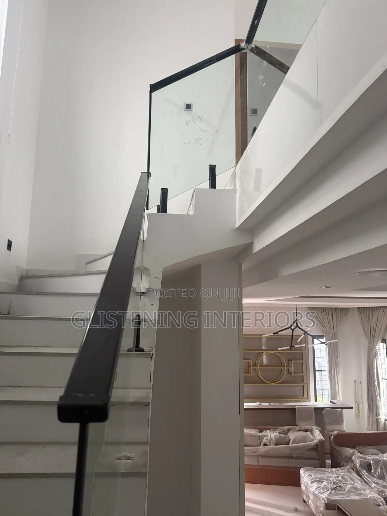 Staircase Spigot Using a 10mm Tempered Plain Glass