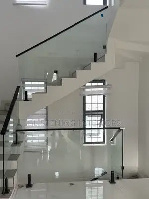 Staircase Spigot Using a 10mm Tempered Plain Glass
