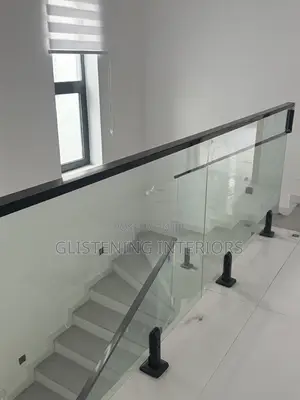 Staircase Spigot Using a 10mm Tempered Plain Glass