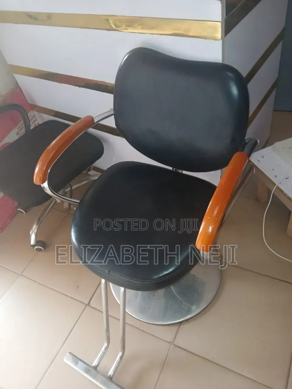 Saloon Stylish Chair