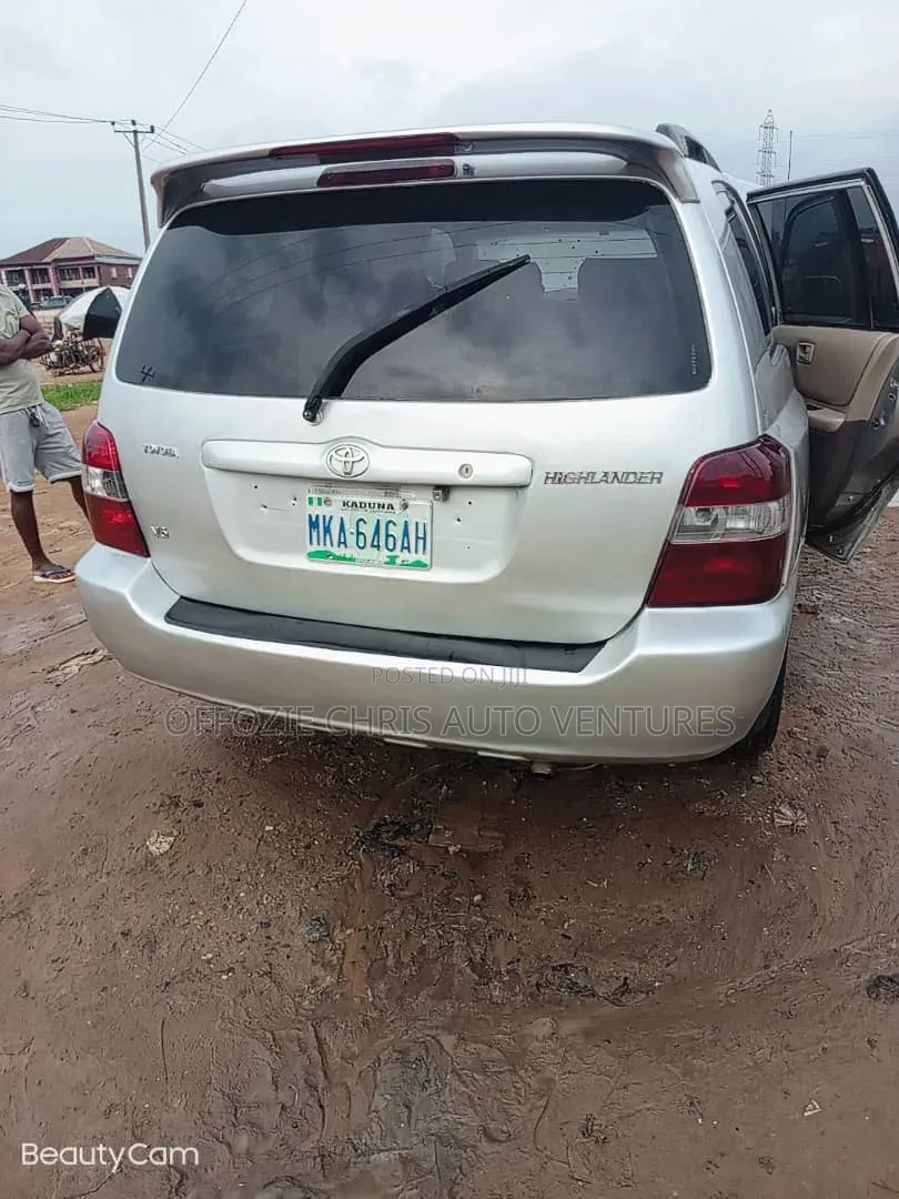Toyota Highlander 2004 Silver