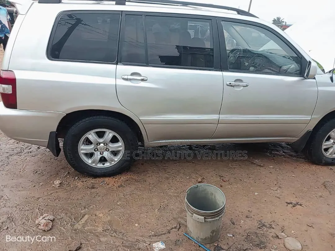 Toyota Highlander 2004 Silver