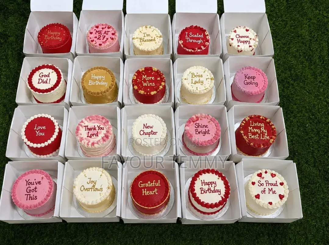 #2500 Bento Cakes