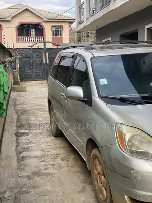 Toyota Sienna 2005 Silver