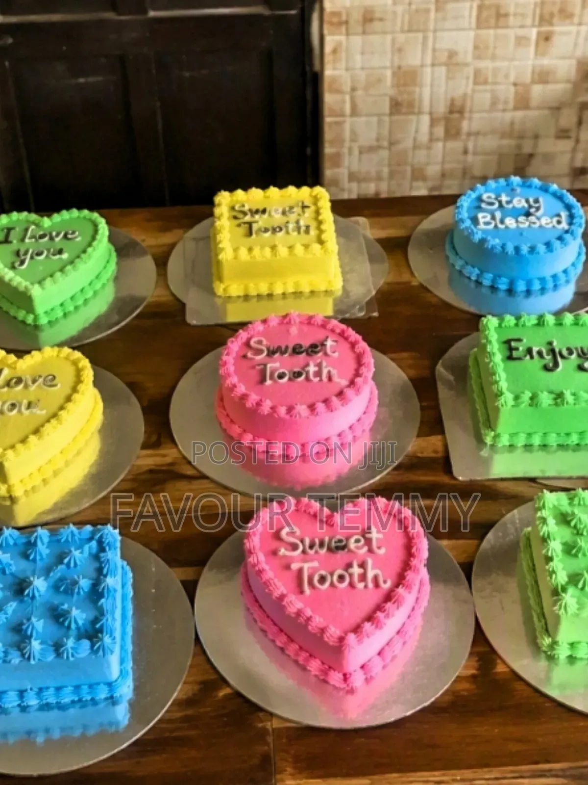 #2500 Bento Cakes
