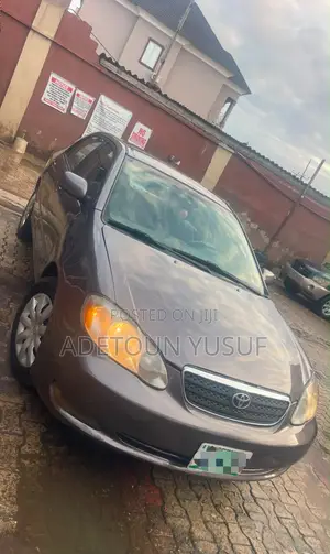 Toyota Corolla 2004 Gray