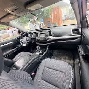 Toyota Highlander LE 4dr SUV (3.5L 6cyl 6A) 2015 Black