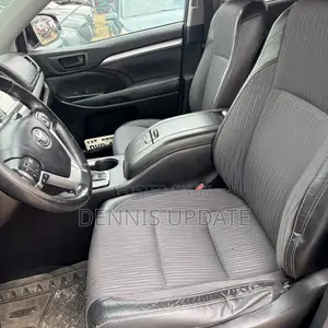 Toyota Highlander LE 4dr SUV (3.5L 6cyl 6A) 2015 Black