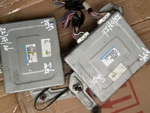 ECU Brainbox Mazda Bus Bongo 2006 F82S 18 881A