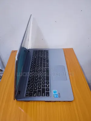 Laptop Asus 4GB Intel Core i3 HDD 320GB