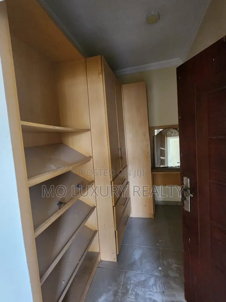 3bdrm Apartment in Ikate for rent