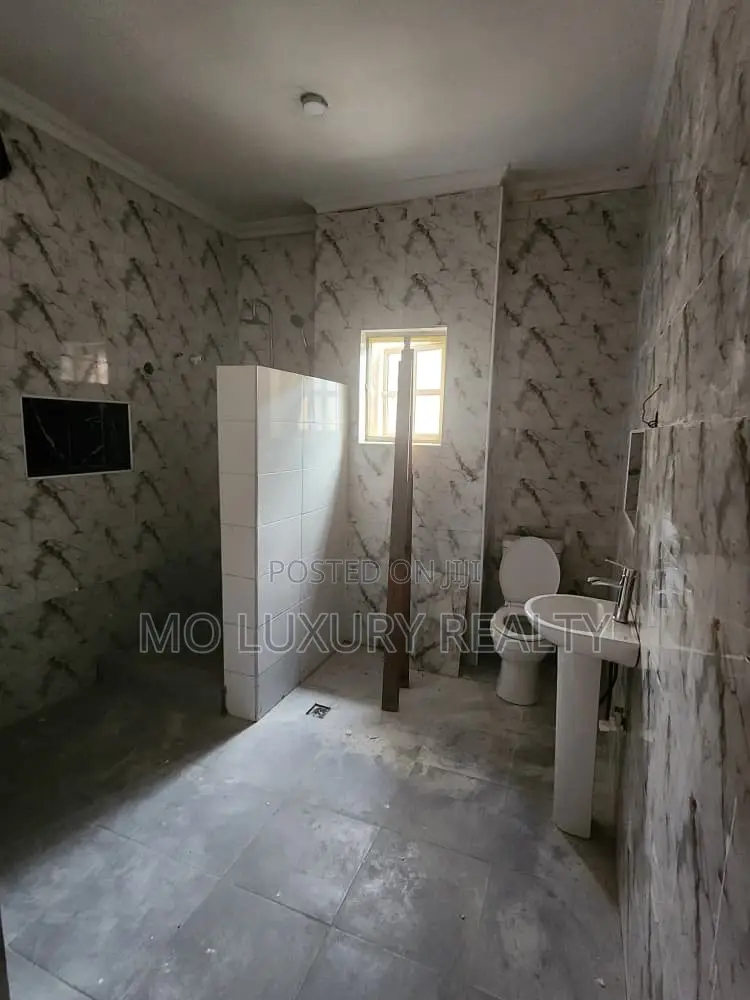 3bdrm Apartment in Ikate for rent