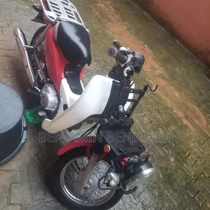 Honda CB 2019 Red