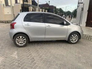 Toyota Yaris 2010 Silver