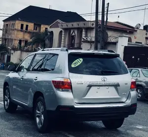 Toyota Highlander Limited 2011 Silver