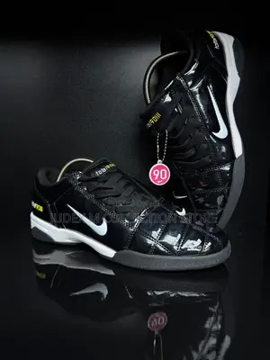Nike Total 90 Sneaker Available