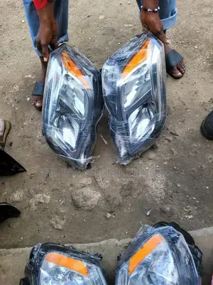Glk350 2013 Bonnet and Headlight