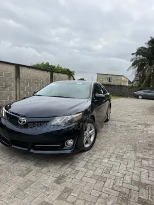Toyota Camry SE 4dr Sedan (2.5L 4cyl 6A) 2013 Blue