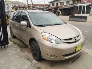 Toyota Sienna 2006 Beige
