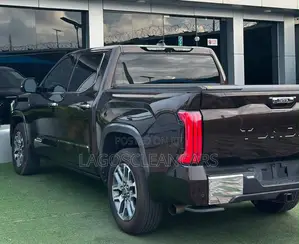 Toyota Tundra Platinum 2022 Brown