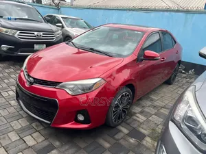 Toyota Corolla 2014 Red