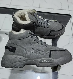 Fashion Sneakers Size 42