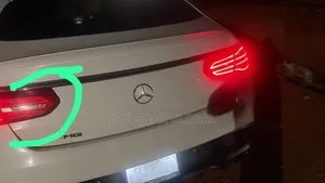 GLE350 2017 Coupe Driver Side Boot Light