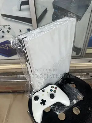 Xbox One S With Pad and Complete Accessories
