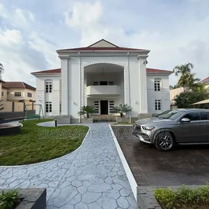 5bdrm Duplex in Apo District for sale
