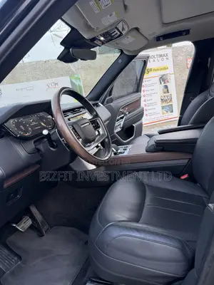 Land Rover Range Rover Vogue 2023 Black