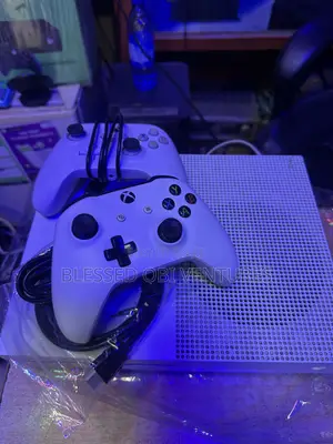 Xbox One S With Installed Game Including Fc26 Plus Xtra Pad