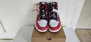Air Jordan 1 OG High Off-White Chicago.