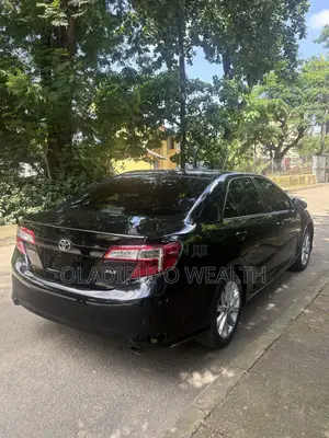 Toyota Camry XLE 4dr Sedan (2.5L 4cyl 6A) 2013 Black