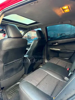 Toyota Camry SE V6 4dr Sedan (3.5L 6cyl 6A) 2013 Red