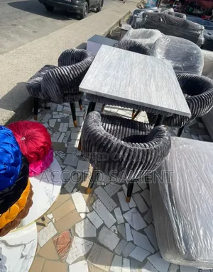 Set of 4 Seater Dining