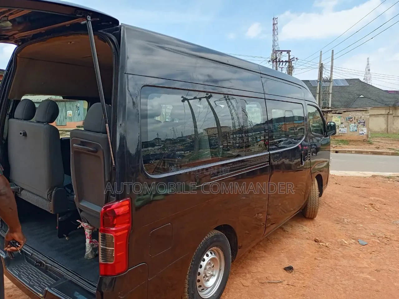 Nissan Caravan (Urvan) 2017 Black