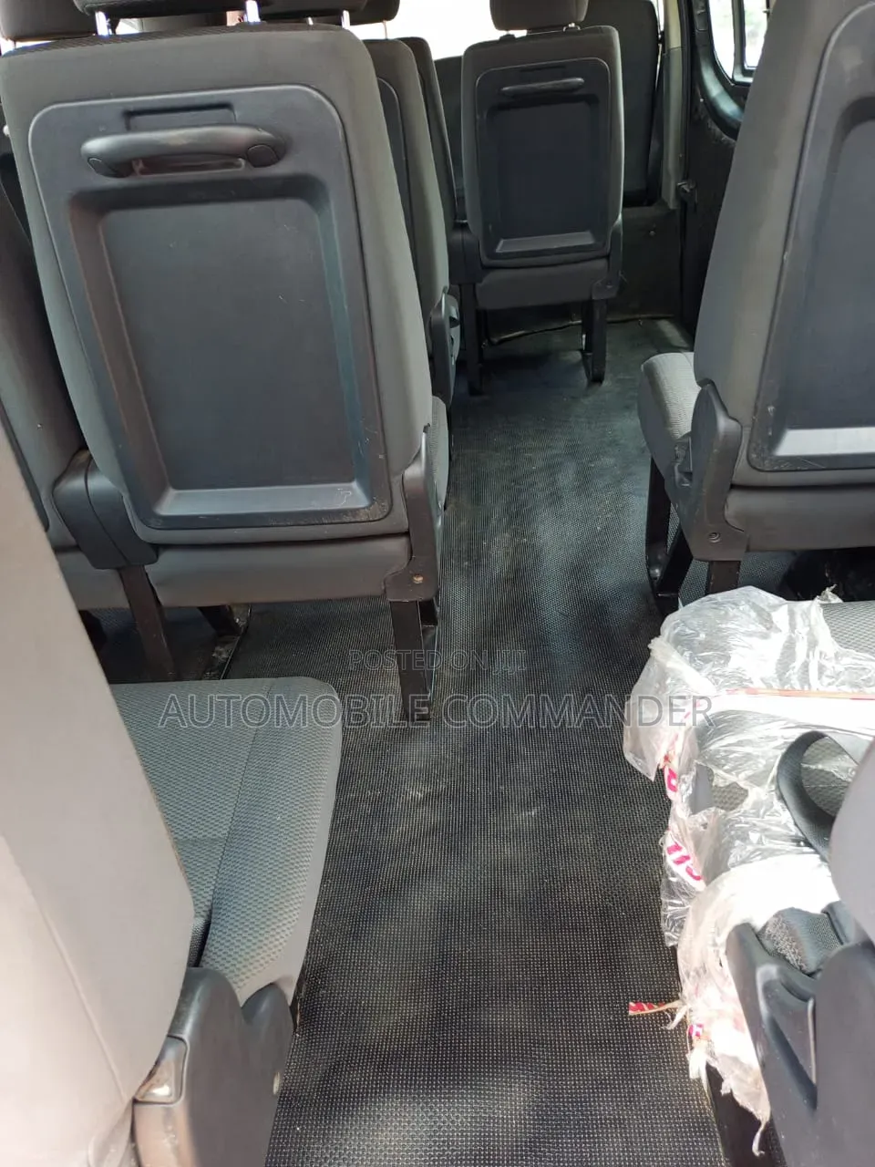Nissan Caravan (Urvan) 2017 Black