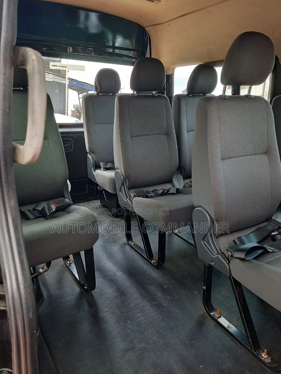 Nissan Caravan (Urvan) 2017 Black
