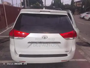 Toyota Sienna 2013 White