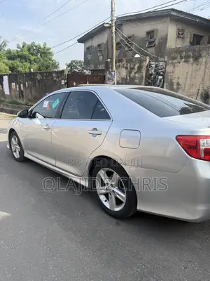 Toyota Camry SE 4dr Sedan (2.5L 4cyl 6A) 2013 Silver