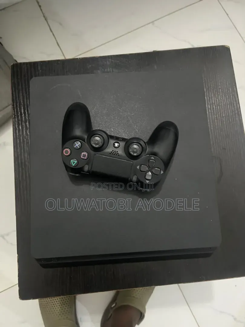 Used PlayStation 4 Console
