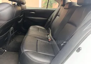 Toyota Corolla SE 2023 White