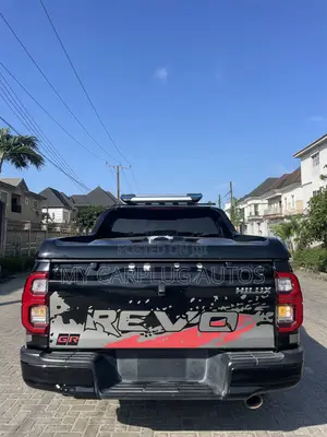 Toyota Hilux 2021 Black