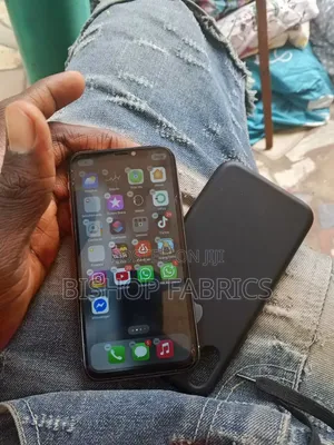 Apple iPhone X 64 GB White