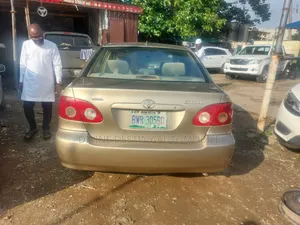 Toyota Corolla 2006 Gold