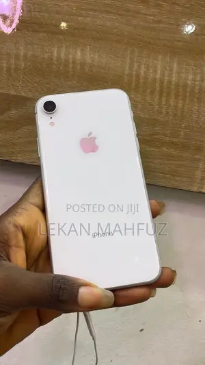 Apple iPhone XR 64 GB White